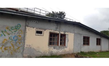 VENDO HOSTAL EN OBRA GRIS EN BUGABA