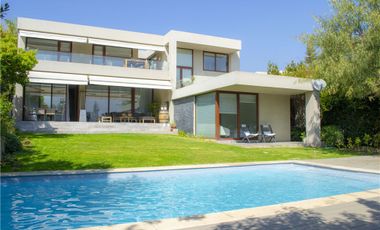 Casa Mediterránea en condominio con vistas