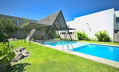 Casa en Condominio  3 Rec. 153 m2 , con alberca a 20 minutos de Cuernavaca, Mor.