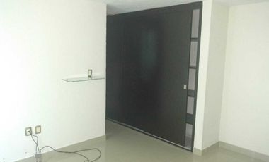 Departamento de 3 recámaras con alberca cerca de Plaza Américas