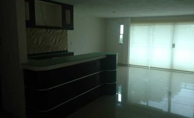 Departamento de 3 recámaras con alberca cerca de Plaza Américas