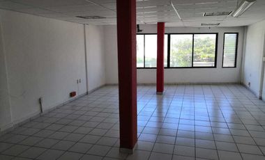 Oficina de 75 m² en Col. Zaragoza, cerca de Av. Simon Bolivar