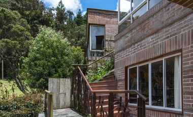 casa en venta en loma del escobero. Cod V1148