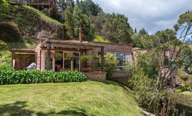 casa en venta en loma del escobero. Cod V1148
