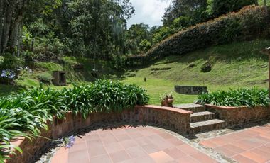 casa en venta en loma del escobero. Cod V1148