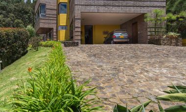 casa en venta en loma del escobero. Cod V1148