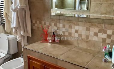 Venta casa tipo chalet permuta, 4 amb, 4 baños uno en suite, garaje 3 autos