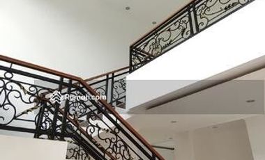 Rumah Mewah Dilengkapi Dengan Kolam Renang Pribadi di Sentul City