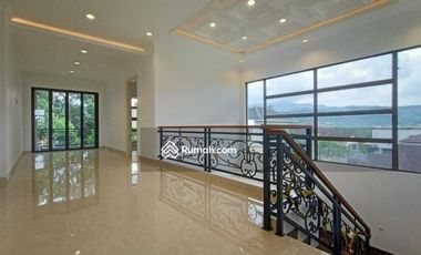 Rumah Mewah Dilengkapi Dengan Kolam Renang Pribadi di Sentul City