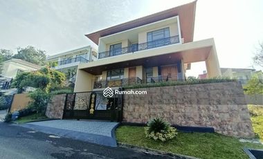 Rumah Mewah Dilengkapi Dengan Kolam Renang Pribadi di Sentul City