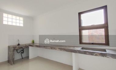 Rumah Mewah Dilengkapi Dengan Kolam Renang Pribadi di Sentul City