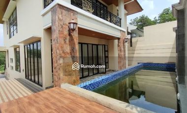 Rumah Mewah Dilengkapi Dengan Kolam Renang Pribadi di Sentul City