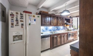 casa en venta en el refugio. Cod V8312494