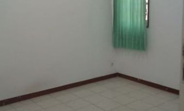 Rumah disewakan Villa Valensia Surabaya Barat