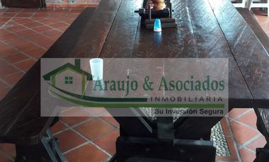 VENDEMOS HERMOSA CASA CAMPESTRE CON PISCINA PRIVADA EN PRESTIGIOSO CONDOMINIO.