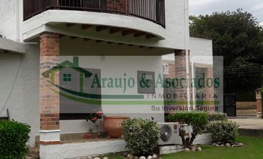 VENDEMOS HERMOSA CASA CAMPESTRE CON PISCINA PRIVADA EN PRESTIGIOSO CONDOMINIO.