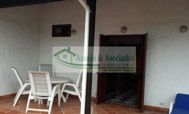 VENDEMOS HERMOSA CASA CAMPESTRE CON PISCINA PRIVADA EN PRESTIGIOSO CONDOMINIO.