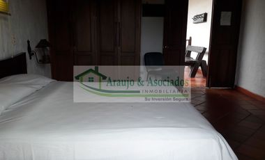VENDEMOS HERMOSA CASA CAMPESTRE CON PISCINA PRIVADA EN PRESTIGIOSO CONDOMINIO.