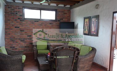 VENDEMOS HERMOSA CASA CAMPESTRE CON PISCINA PRIVADA EN PRESTIGIOSO CONDOMINIO.