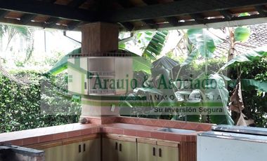 VENDEMOS HERMOSA CASA CAMPESTRE CON PISCINA PRIVADA EN PRESTIGIOSO CONDOMINIO.