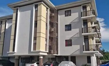 Semi-furnish and 1-BR unit with parking For Rent @ Courtyards at the Brook ridge, Happy Valley Cebu.
