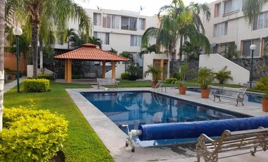 Fraccionamiento Oasis, 3 Nivles con Alberca y Jacuzzi en Xochitepe Morelos