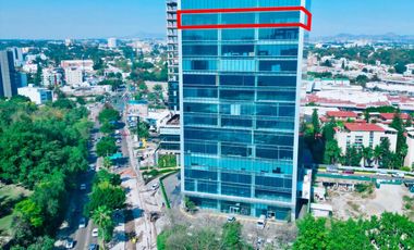 Piso completo de oficinas en venta en CCapital (Corporativo Country Club)