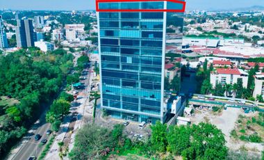 Piso completo de oficinas en venta en CCapital (Corporativo Country Club)