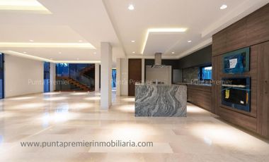 Casa en Venta en Valle Real Coto de Lujo Zona Real Andares puerta de hierro Zapopan