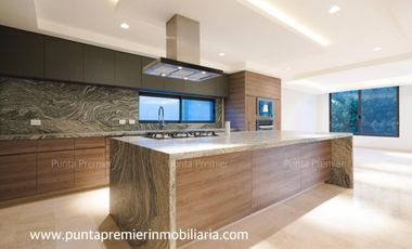 Casa en Venta en Valle Real Coto de Lujo Zona Real Andares puerta de hierro Zapopan