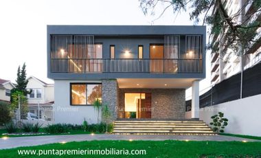 Casa en Venta en Valle Real Coto de Lujo Zona Real Andares puerta de hierro Zapopan