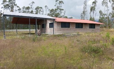 Casa de campo de venta en Otavalo sector Gualsaqui