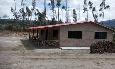 Casa de campo de venta en Otavalo sector Gualsaqui