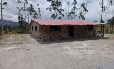 Casa de campo de venta en Otavalo sector Gualsaqui