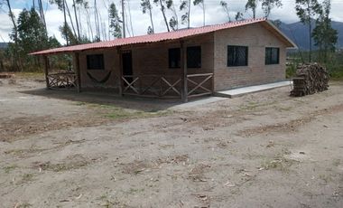 Casa de campo de venta en Otavalo sector Gualsaqui