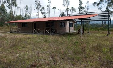 Casa de campo de venta en Otavalo sector Gualsaqui