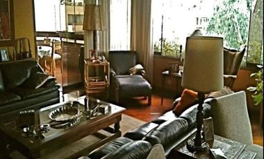 UBICADISIMO! BUEN DUPLEX CON PISCINA FRENTE A PARQUE CHACARILLA Con Inquilino