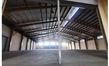 1,730 sqm Warehouse with Loading Docks in Parañaque