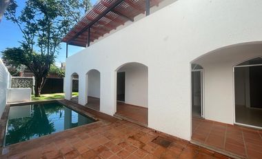 CASA NUEVA, CON ALBERCA, EN TLAYACAPAN; A 15 MIN. DE OAXTEPEC, MOR.
