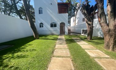 CASA NUEVA, CON ALBERCA, EN TLAYACAPAN; A 15 MIN. DE OAXTEPEC, MOR.
