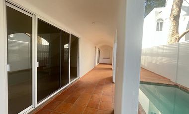 CASA NUEVA, CON ALBERCA, EN TLAYACAPAN; A 15 MIN. DE OAXTEPEC, MOR.