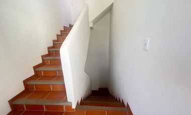 CASA NUEVA, CON ALBERCA, EN TLAYACAPAN; A 15 MIN. DE OAXTEPEC, MOR.