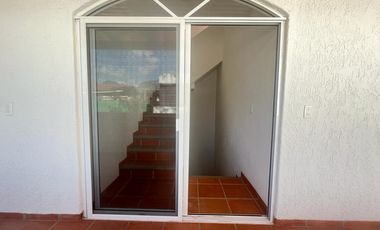 CASA NUEVA, CON ALBERCA, EN TLAYACAPAN; A 15 MIN. DE OAXTEPEC, MOR.