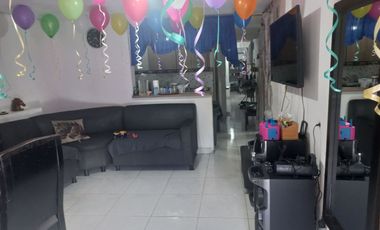 VENDO CASA DE PRIMER PISO EN COPACABANA ANTIOQUIA.