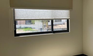 Casa renta Lomas de Angelopolis amplio jardín dos recamaras y terraza cerca Sonata