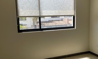 Casa renta Lomas de Angelopolis amplio jardín dos recamaras y terraza cerca Sonata