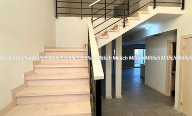Casa en venta recámara en planta baja Bosques del Valle $6,500,000