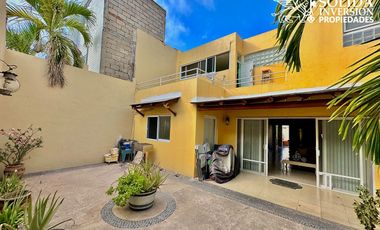 CASA DE 4 RECÁMARAS EN ZONA HOTELERA / PUERTO VALLARTA - ENTREGA INMEDIATA