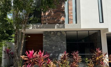 CASA NUEVA Y AMUEBLADA EN PUERTO MORELOS