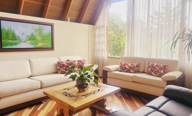Vendo casa CHIA/CAMPESTRE, CONJUNTO, VEREDA LA BALSA, DOS PISOS, COMODA, AMPLIA, JARDINES, SALA COMEDOR CHIMENEA, BAR, COCINA, COMEDOR, AUXILIAR, HABI